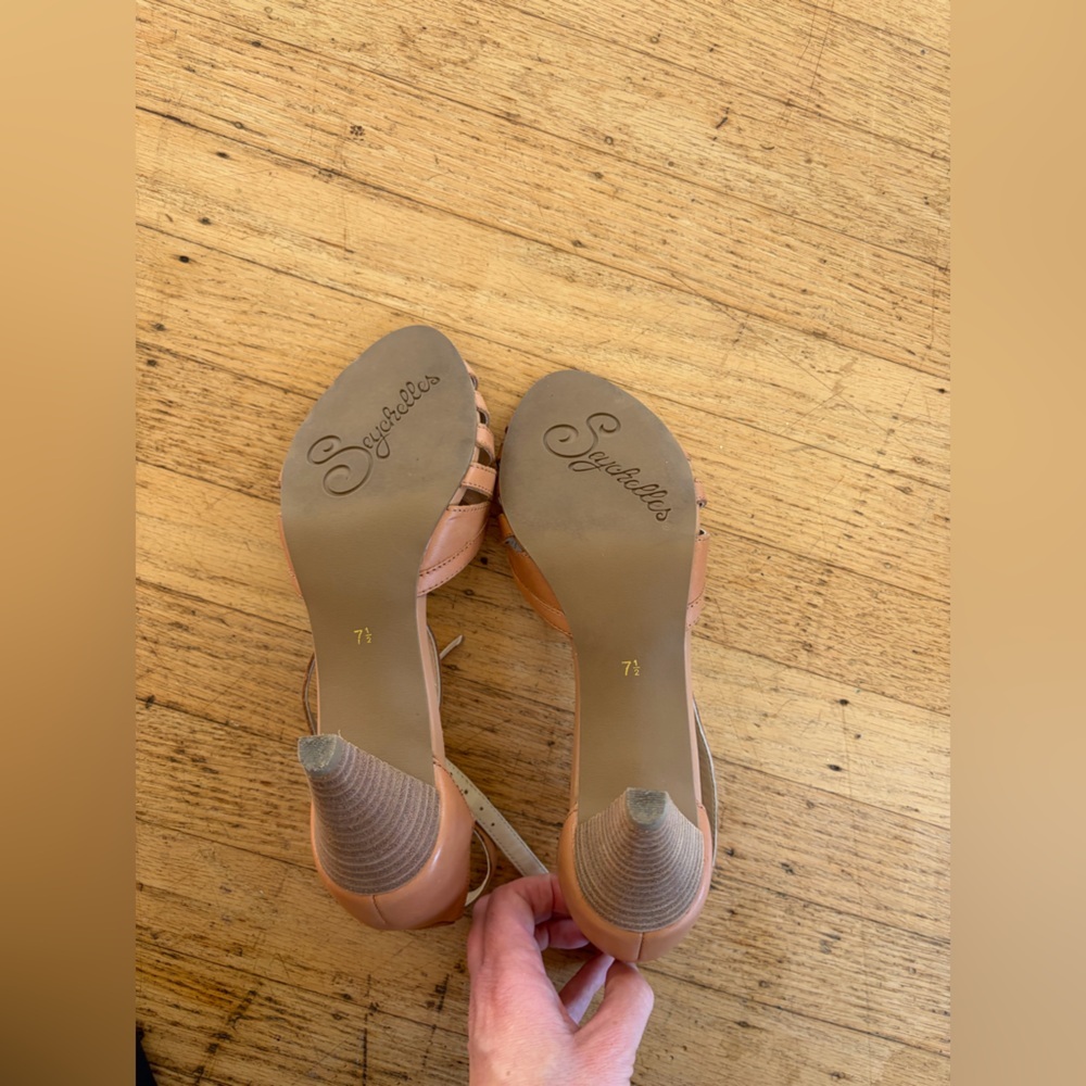 Seychelles Heritage peep toe stacked wood heal sandals - Picture 2 of 10